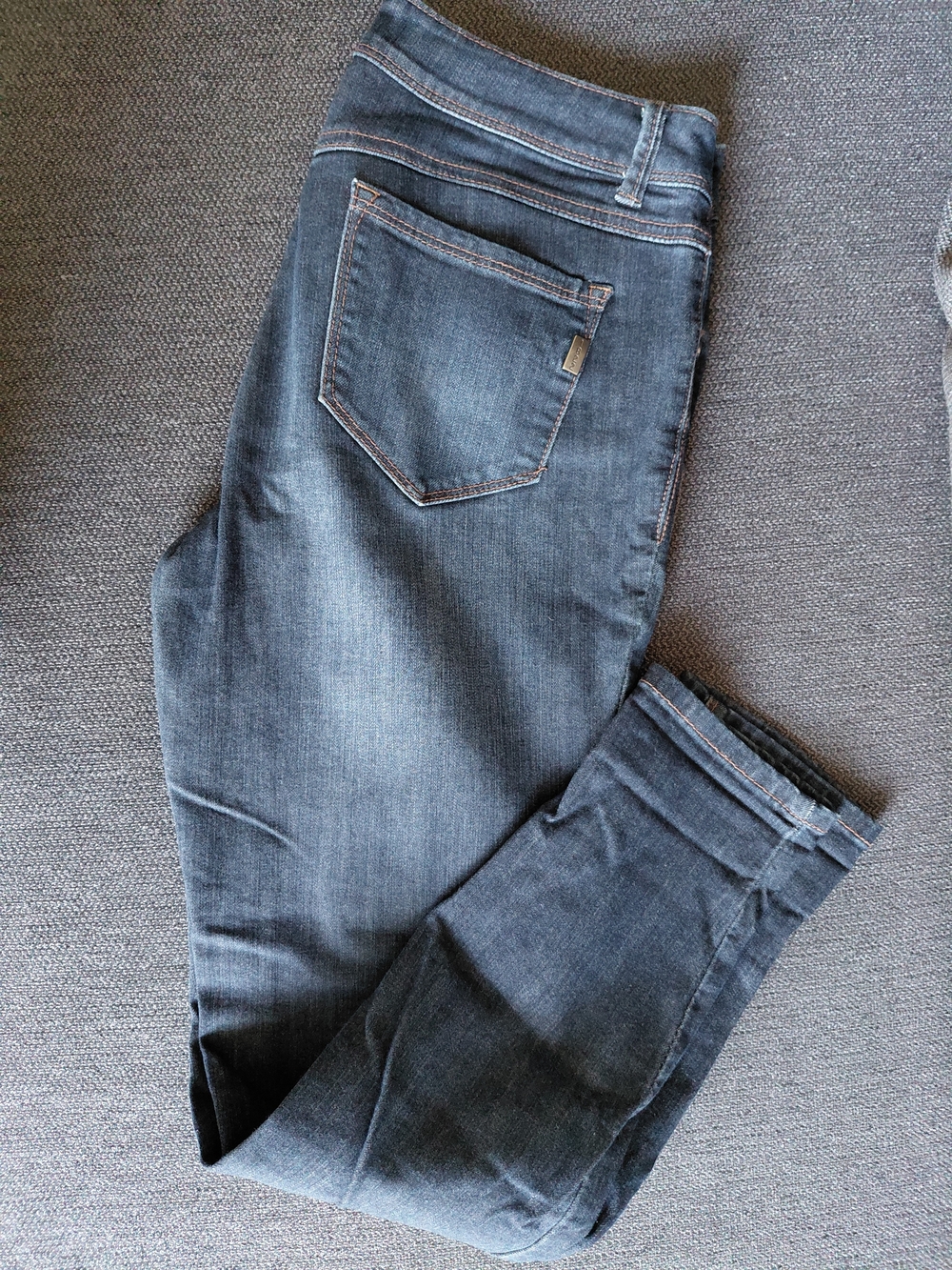 1822 Denim Women's Washed Cropped Blue Jeans